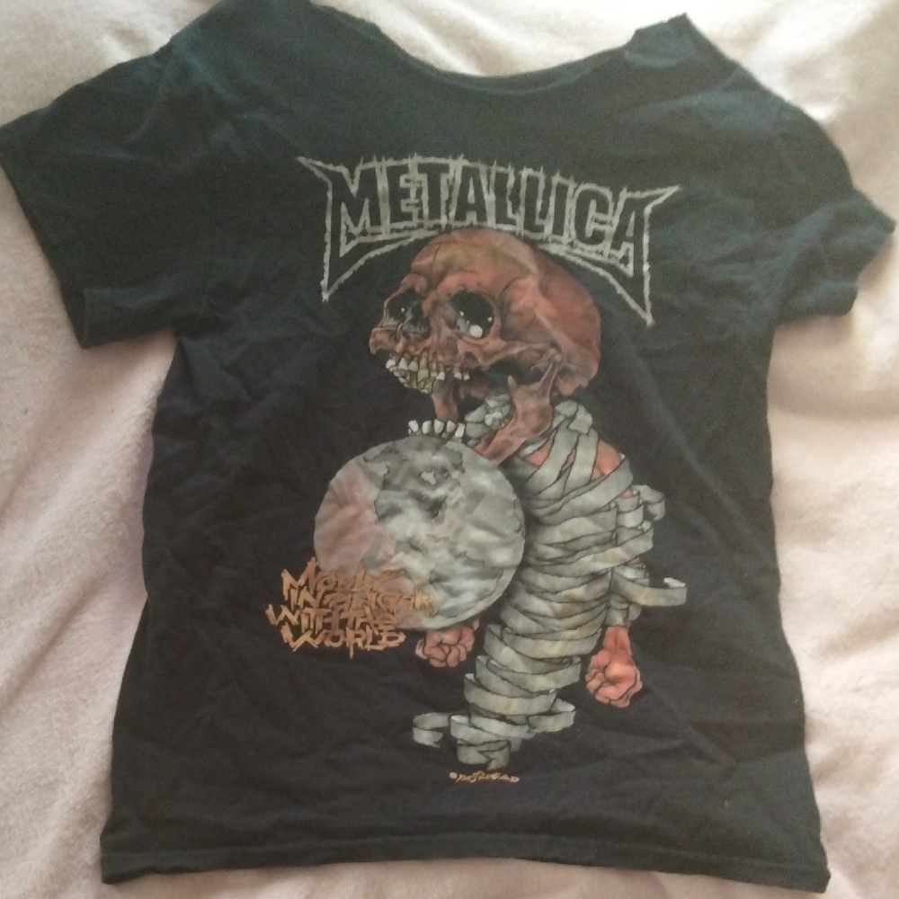 Hot Topic Black Metallica Skull T-Shirt